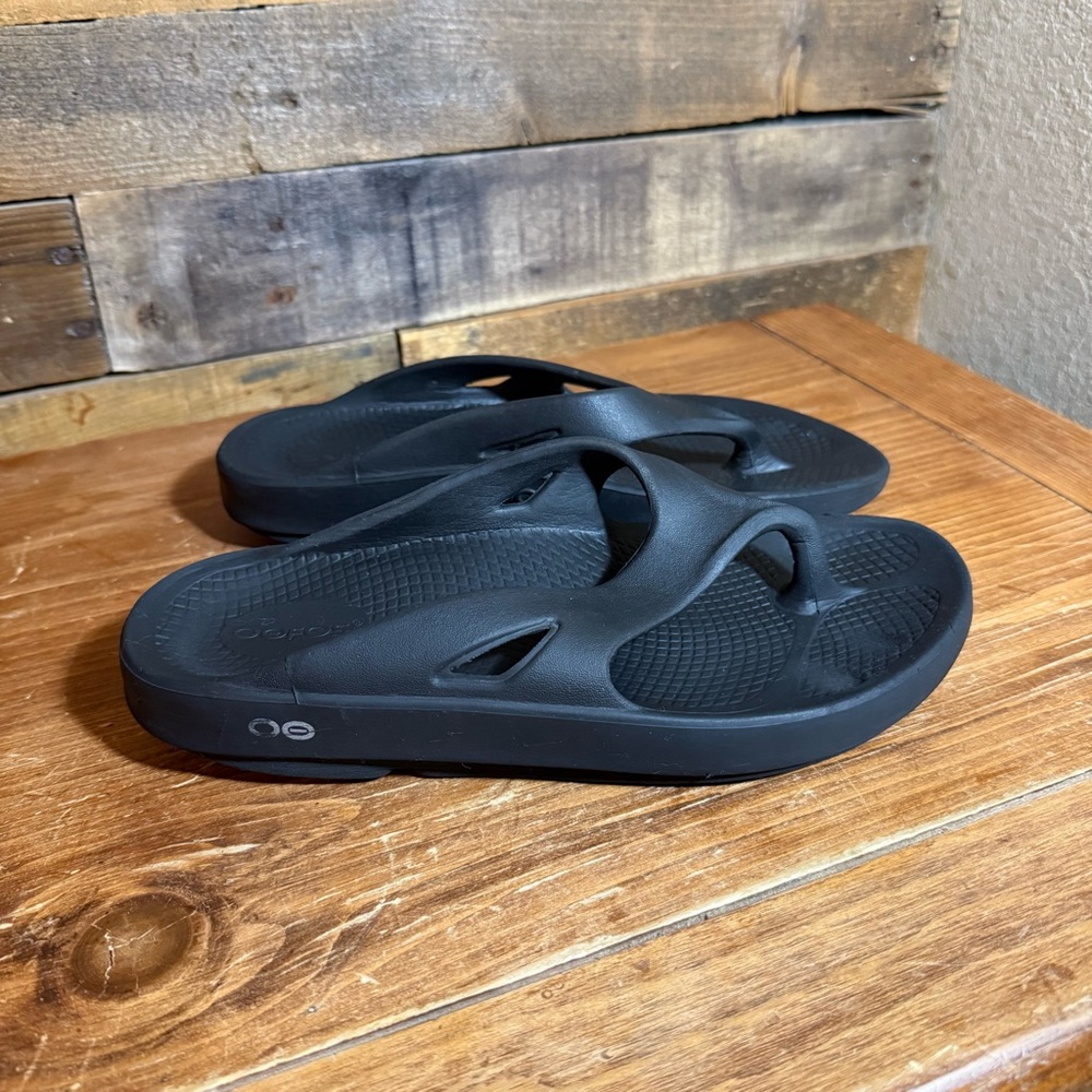 Oofos Original Unisex Recovery Thong Flip Flop‎ Mens 7 Women’s 9 EU 40 Black